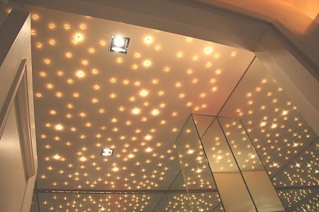 Правила выбора точечных светильников для натяжных потолков и виды ламп к ним
